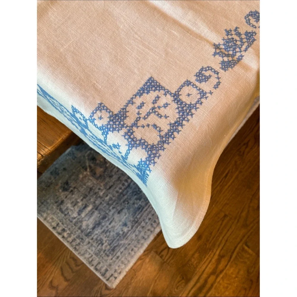 Hand-Embroidered Blue White Assisi-style Cross-stitch‎ Swan Tablecloth 48x50